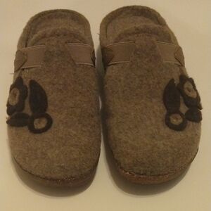 Earth Origins Oatmeal Clogs